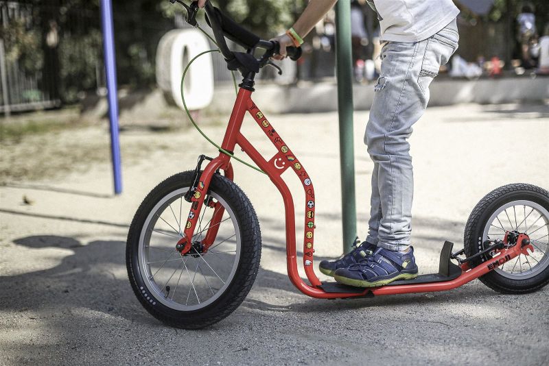 Yedoo Wzoom Emoji Scooter 16/12" Red